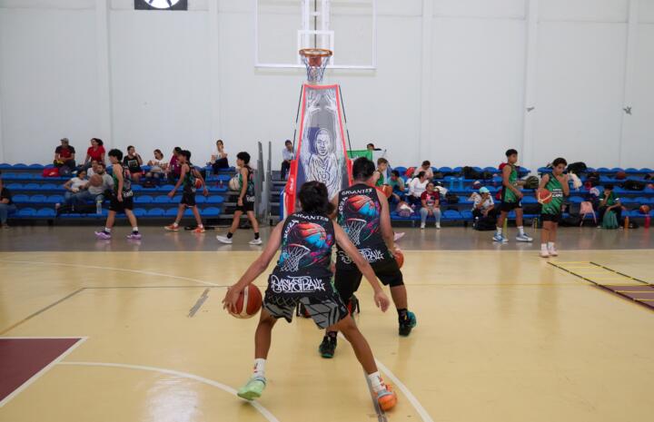 Indeporte es sede del “Summer Camp Basquetbol” organizado por la Academia Gigantes