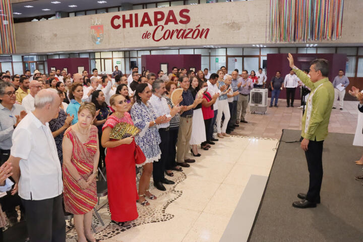 Rutilio Escandón inaugura exposición “Los Bicentenarios de Chiapas: Documentos Históricos”