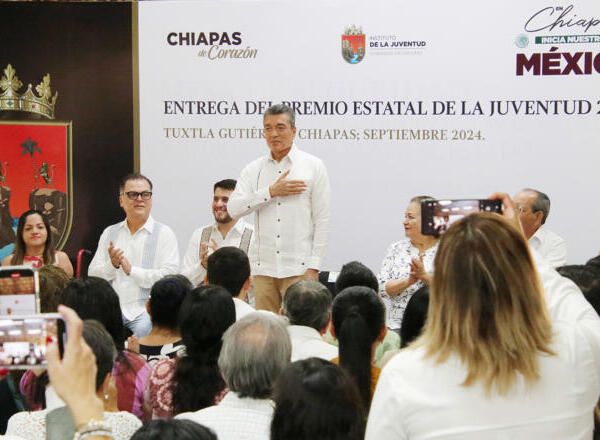 Entrega Rutilio Escandón el Premio Estatal de la Juventud Chiapas 2024