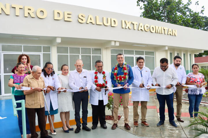 Rutilio Escandón hace justicia social a habitantes de Ixtacomitán con reconversión del Centro de Salud