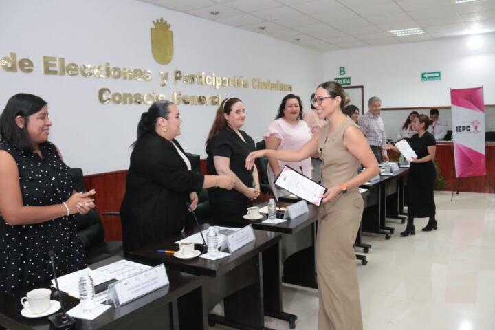 Recibe Andrea Negrón constancia de Diputada Local Electa por Principio de Representación Proporcional