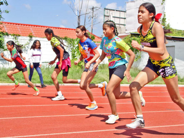 Pista del Indeporte fue sede del 2° Campeonato de Velocidad realizado por el Club Halcones