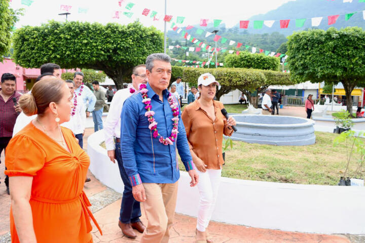 En Solosuchiapa, Rutilio Escandón inauguró la reconstrucción y modernización del Parque Público