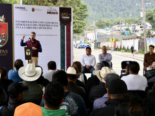 Entrega Rutilio Escandón primera etapa de pavimentación del Periférico Sur, en SCLC