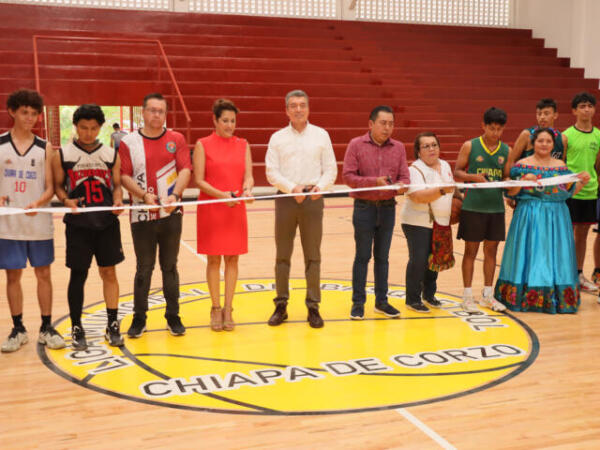 En Chiapa de Corzo, Rutilio Escandón inaugura rehabilitación de la Unidad Deportiva