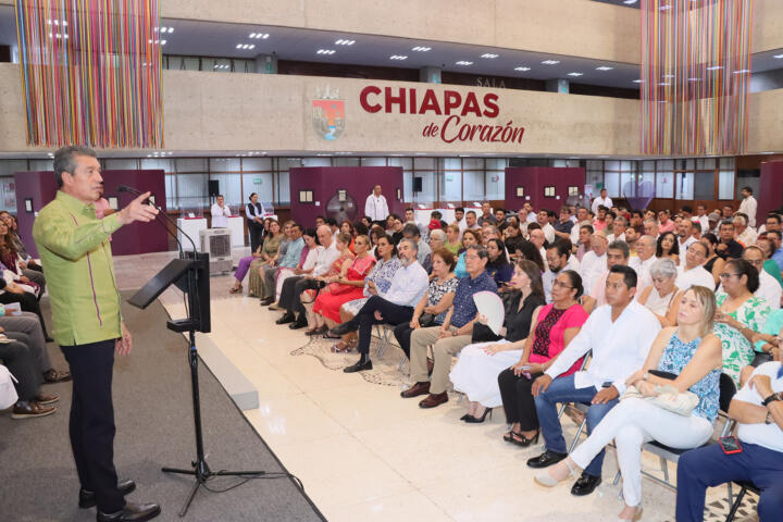 Rutilio Escandón inaugura exposición “Los Bicentenarios de Chiapas: Documentos Históricos”