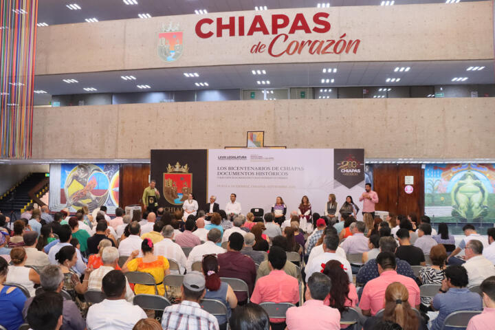 Rutilio Escandón inaugura exposición “Los Bicentenarios de Chiapas: Documentos Históricos”