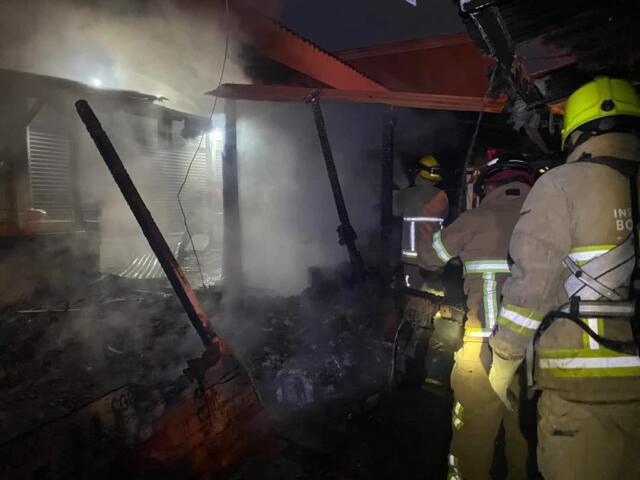 Incendio en mercado del Norte deja seis locales destruidos en SCLC