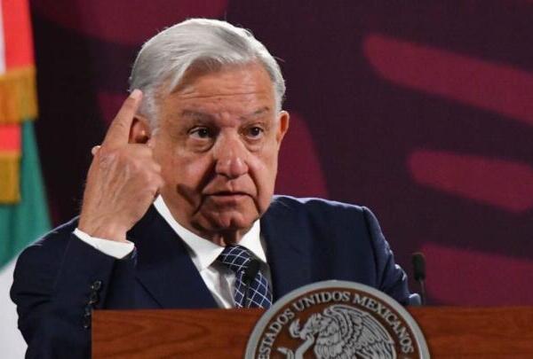 Asegura López Obrador que hay presupuesto para concluir las obras en el rubro de salud