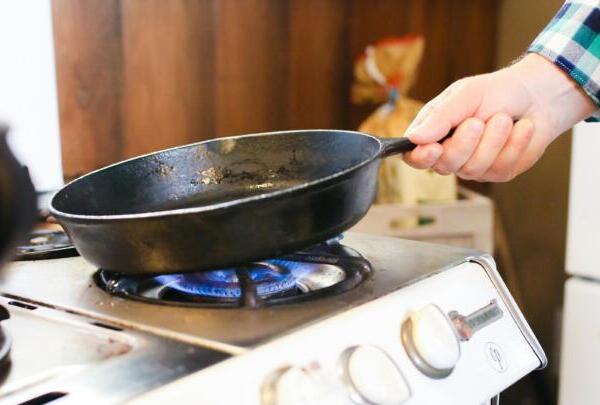 Este utensilio de cocina común podría estar dañando tu salud