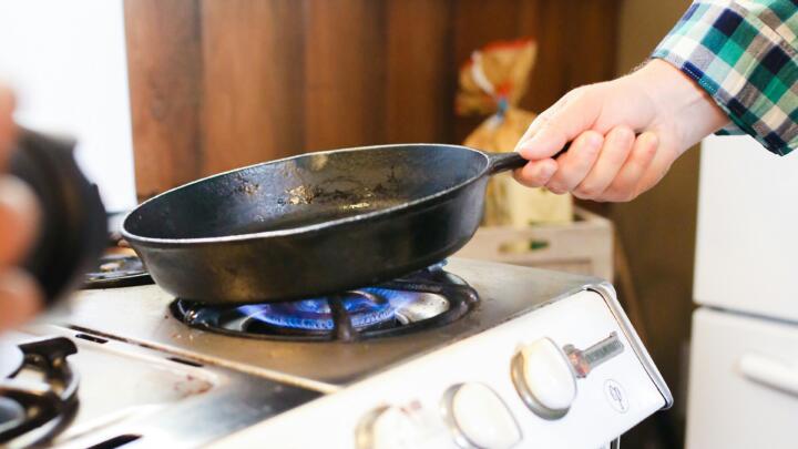 Este utensilio de cocina común podría estar dañando tu salud