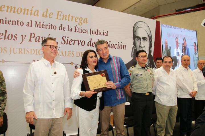 Entrega Rutilio Escandón reconocimiento al Mérito de la Ética Judicial, José María Morelos y Pavón, Siervo de la Nación 2024