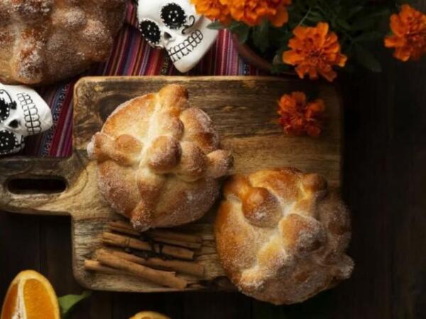 Pan de muerto: descubre su historia y significado en la celebración del Día de Muertos