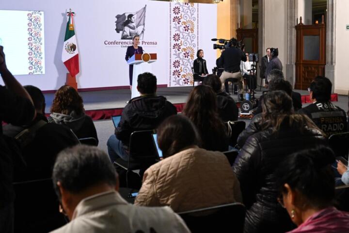 Presidenta Claudia Sheinbaum impulsa reformas para fortalecer PEMEX, CFE y trenes de pasajeros como empresas al servicio del pueblo de México