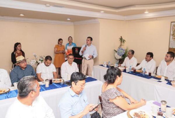 Ayuntamiento de Tapachula aliado de la educación: Yamil Melgar