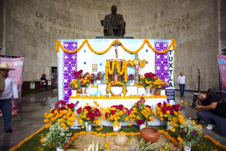 Comisión de la Cultura y la Chiapanequidad conmemoró tradicional Día de Muertos en el Congreso del Estado