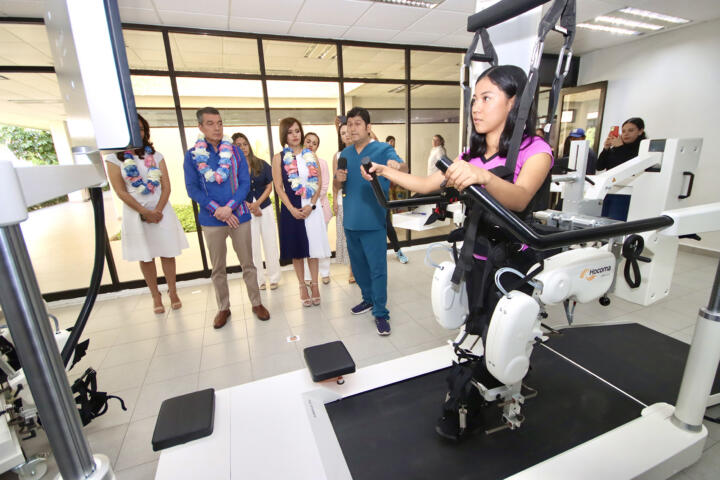 Rutilio Escandón inaugura Áreas Terapéuticas de Alta Tecnología en el DIF Chiapas