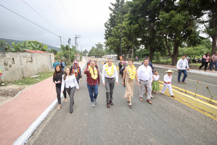 En Las Rosas, Rutilio Escandón inaugura la pavimentación del bulevar con inversión cercana a los 30 mdp