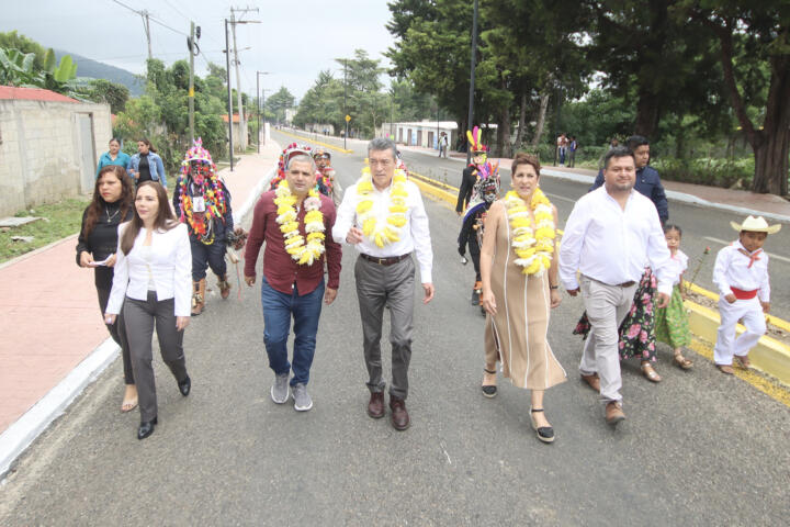 En Las Rosas, Rutilio Escandón inaugura la pavimentación del bulevar con inversión cercana a los 30 mdp