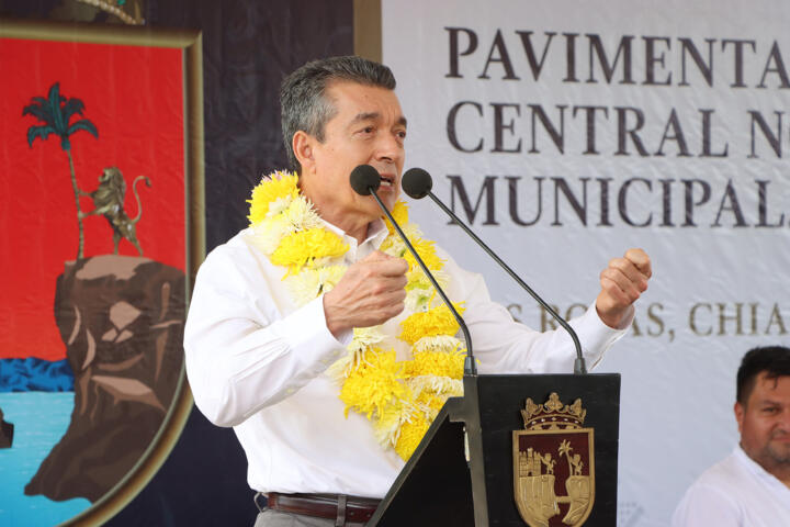 En Las Rosas, Rutilio Escandón inaugura la pavimentación del bulevar con inversión cercana a los 30 mdp