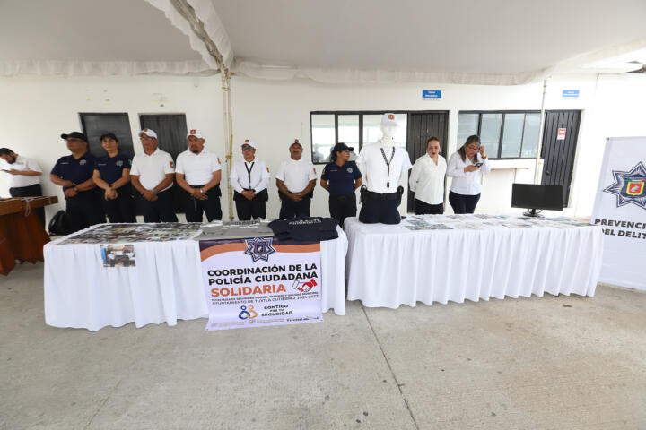 Rutilio Escandón entrega patrullas, uniformes y equipo a la Policía Municipal de Tuxtla Gutiérrez