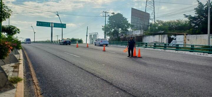 Con módulos de información, SSyPC previene a automovilistas del cierre vial en carretera San Cristóbal-Teopisca