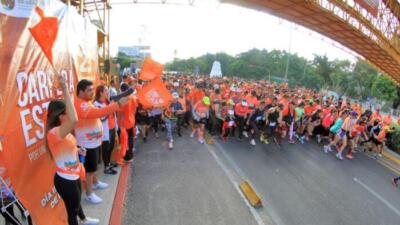 Corredoras y corredores toman parte de la 3ª edición de la Carrera “Por una vida libre de violencia”