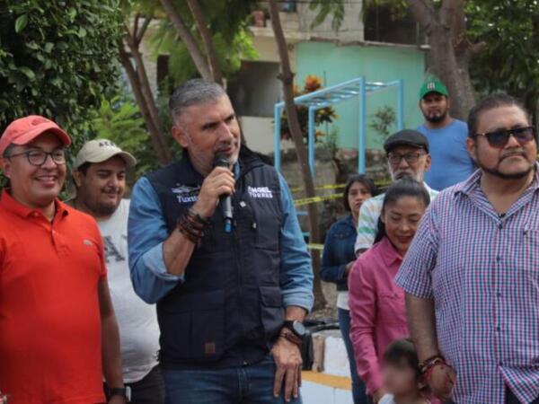 Encabeza Angel Torres rehabilitación del parque de la colonia Buenavista