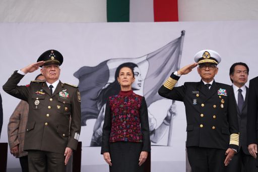 El mundo entero ve a México con admiración; las y los mexicanos en EUA son héroes de la patria: presidenta Claudia Sheinbaum