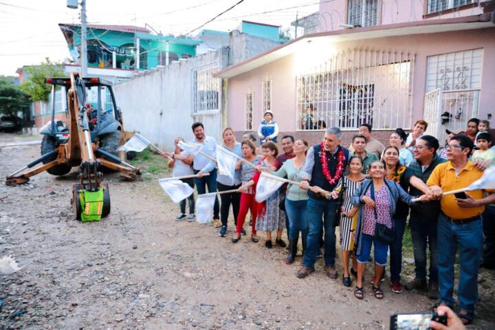 Encabeza Ángel Torres pavimentación integral en la Potinaspak