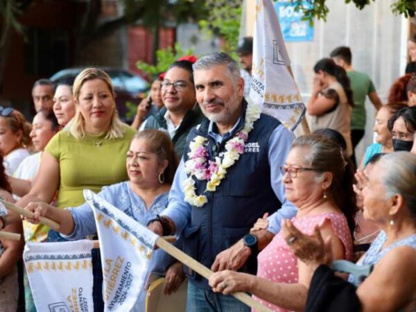 Más obras para las familias de la colonia Santa Cruz: Angel Torres