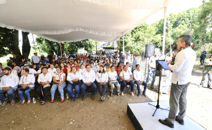 Rutilio Escandón beneficia con más infraestructura vial al pueblo de Mazatán