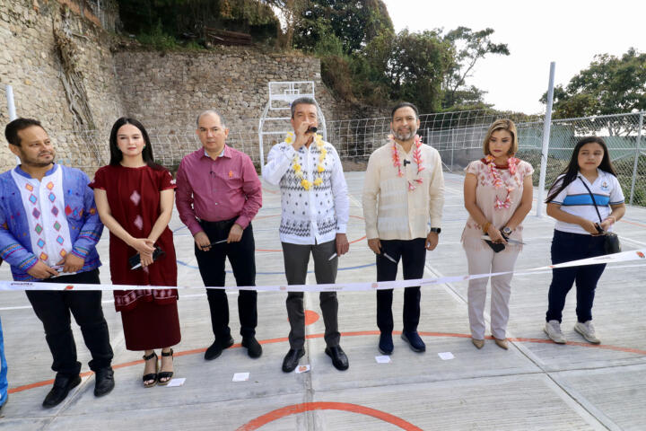 En Venustiano Carranza, inaugura Rutilio Escandón infraestructura educativa en las primarias Valentín Gómez Farías y Cuauhtémoc