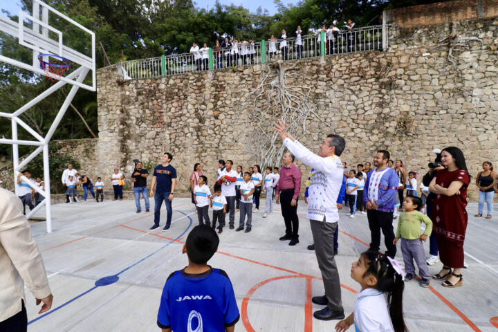 En Venustiano Carranza, inaugura Rutilio Escandón infraestructura educativa en las primarias Valentín Gómez Farías y Cuauhtémoc