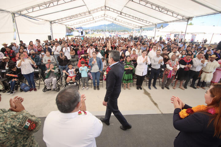 Rutilio Escandón arranca Campaña de Detección de Agudeza Visual y entrega ayudas funcionales