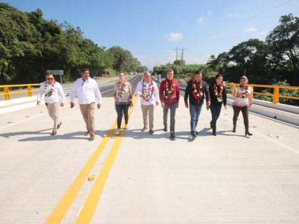 Rutilio Escandón inaugura el puente Río Blanco y la cuarta etapa de la carretera La Angostura-Pujiltic