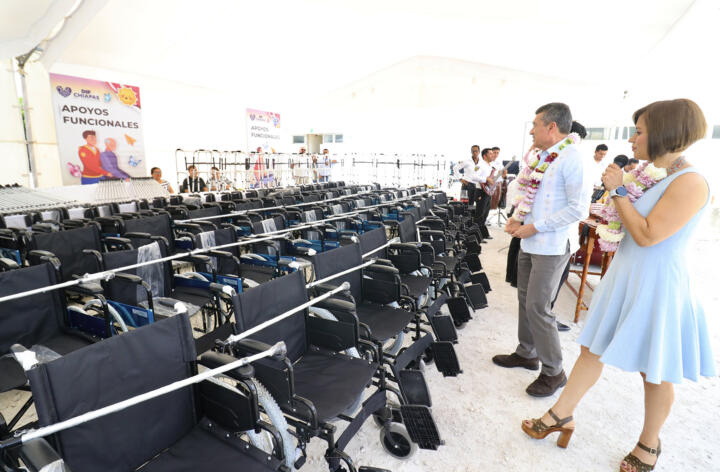 Entrega Rutilio Escandón equipamiento para fortalecer el Banco de Leche Humana del Hospital Regional de Tuxtla