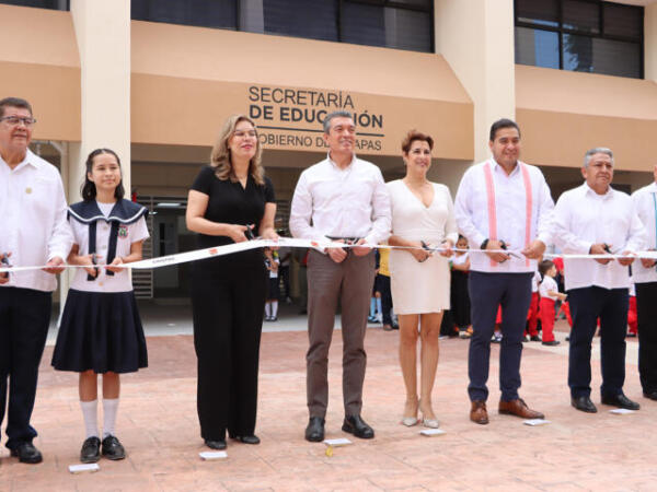 Rutilio Escandón inaugura edificio administrativo de la Secretaría de Educación y arranca entrega de mobiliario a escuelas