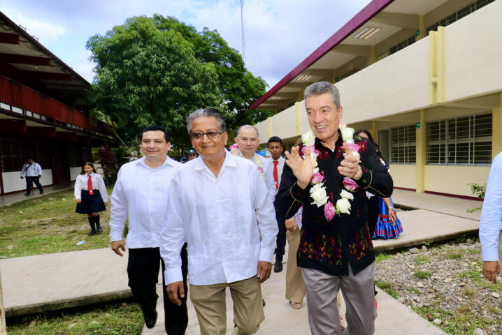 Rutilio Escandón inaugura infraestructura educativa en el CETIS No. 85 de Huixtla