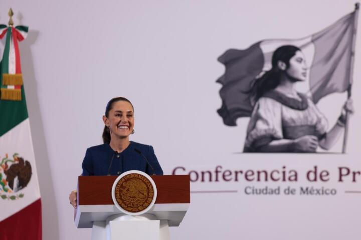 Gobierno de México da inicio al programa bachetón para atender las carreteras y caminos de todo el país