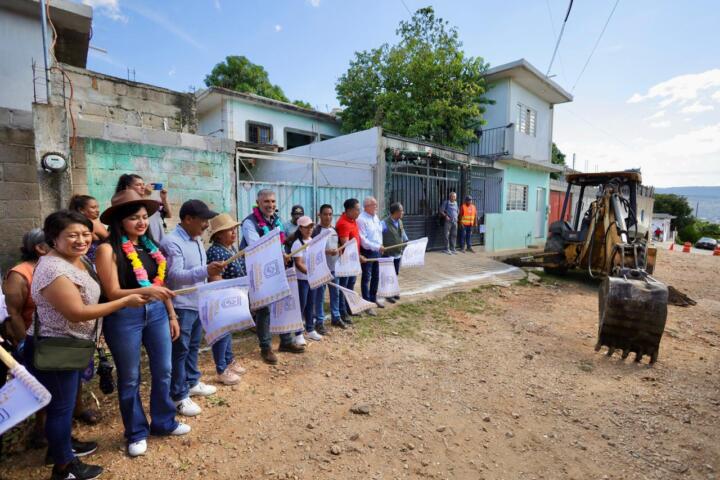 Obras integrales beneficiarán a familias de Loma Bonita: Angel Torres