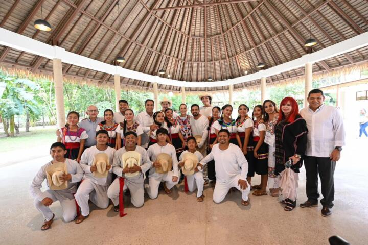 En Palenque, Claudia Sheinbaum y Eduardo Ramírez realizan corte del listón inaugural del Catvi