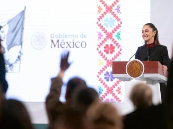 El 3 de enero inicia entrega de nuevas tarjetas del Banco del Bienestar para pensión de mujeres y en febrero para Beca Rita Cetina: presidenta de México