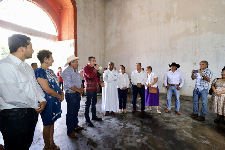 En Ostuacán, inaugura Rutilio Escandón pavimentación de calles y supervisa rehabilitación del templo San Juan Apóstol