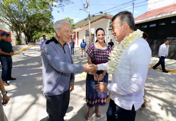 Más vialidades dignas en Tuxtla Gutiérrez; Rutilio Escandón inaugura pavimentación de calles en Plan de Ayala