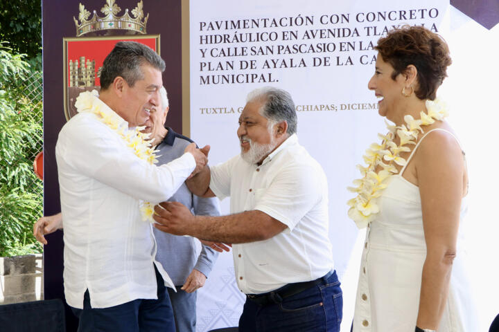 Más vialidades dignas en Tuxtla Gutiérrez; Rutilio Escandón inaugura pavimentación de calles en Plan de Ayala