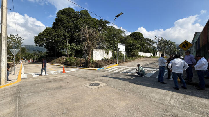 En Ostuacán, inaugura Rutilio Escandón pavimentación de calles y supervisa rehabilitación del templo San Juan Apóstol