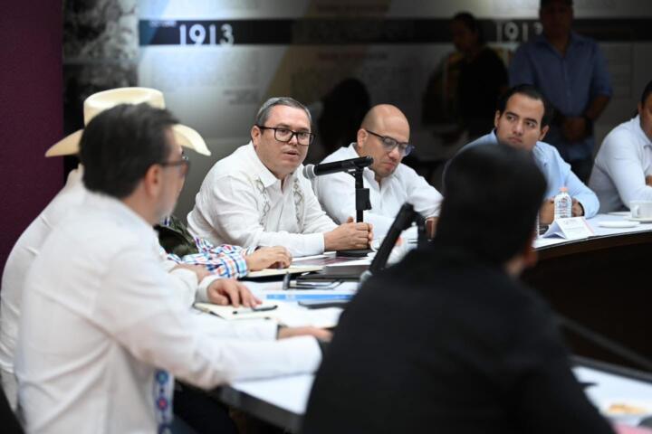 Entrega UNACH al gobernador Eduardo Ramírez Aguilar programa de la asignatura “Taller de Alfabetización y Servicio a la Sociedad”