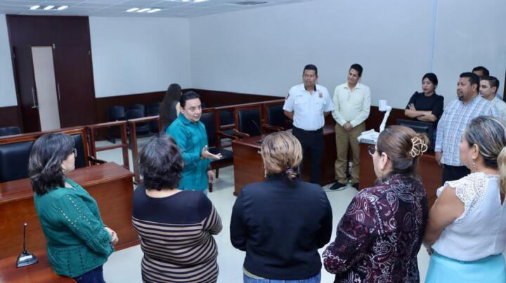 Moreno Guillén realiza recorrido en juzgados de Palenque 