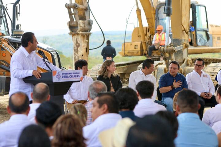 Moreno Guillén acompaña a ERA en primera piedra de Parque Industrial